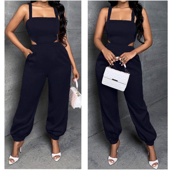 Luxe Criss Cross Cut out Pocket Jumpsuit - Picture 2 of 4